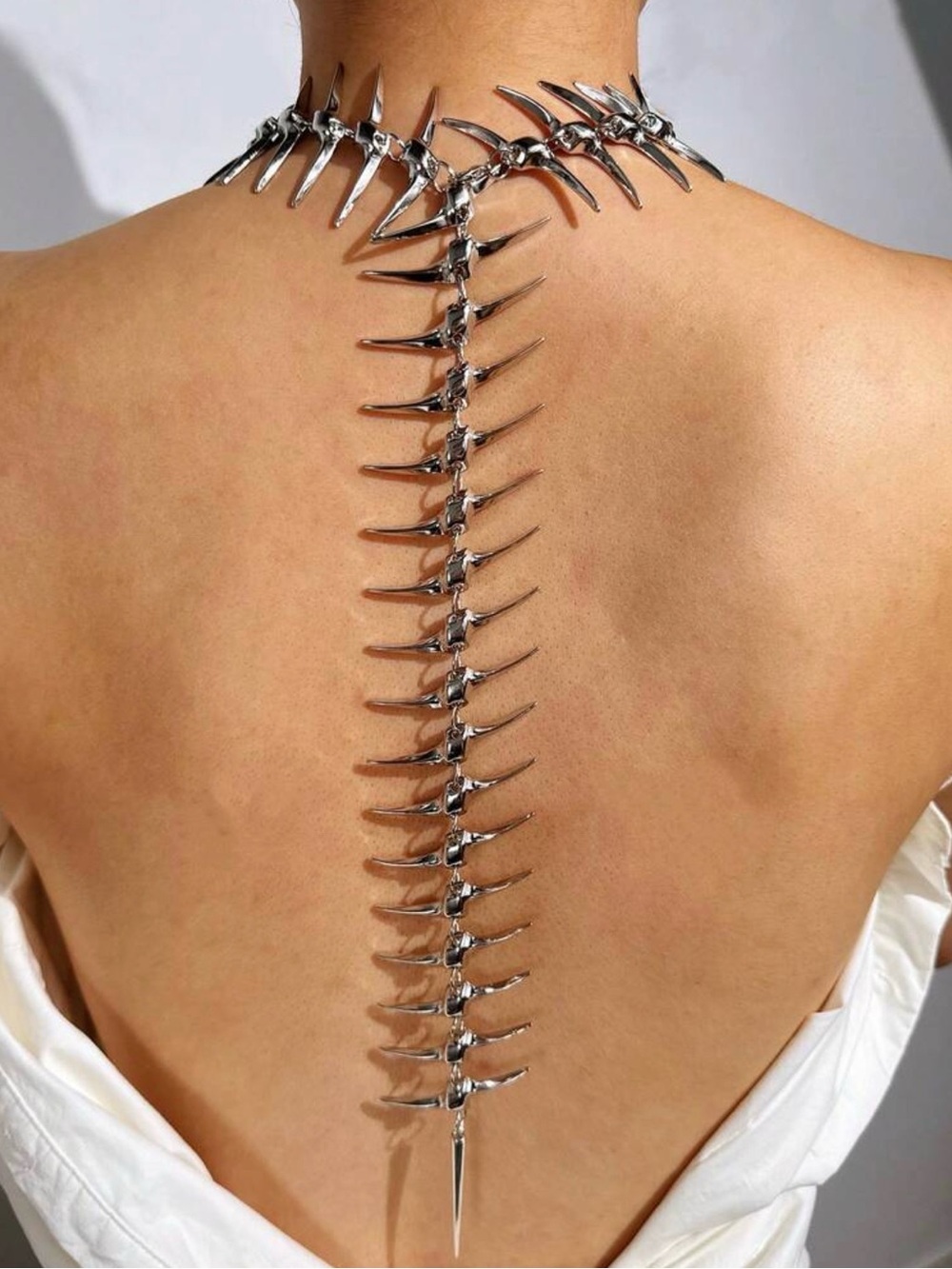 Silver Spine Back Chain Necklace
